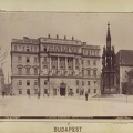 Szent György tér, Honvédelmi Minisztérium. A felvétel 1894 körül készült. A kép forrását kérjük így adja meg: Fortepan / Budapest Főváros Levéltára. Levéltári jelzet: HU.BFL.XV.19.d.1.07.006