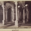 "Egyetemi Könyvtár, előcsarnok. A felvétel 1890 után készült." A kép forrását kérjük így adja meg: Fortepan / Budapest Főváros Levéltára. Levéltári jelzet: HU.BFL.XV.19.d.1.07.054