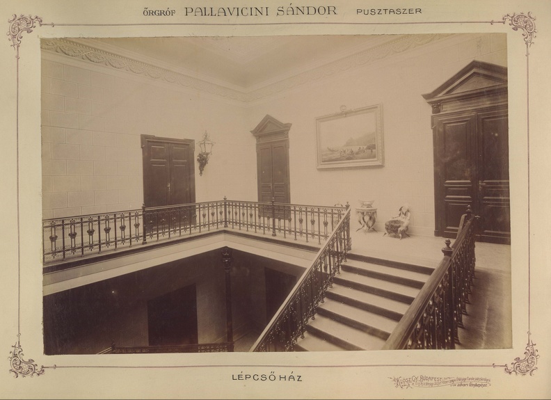 (ekkor Sövényháza) a Pallavicini-kastély lépcsőháza. A felvétel 1895-1899 között készült. A kép forrását kérjük így adja meg: Fortepan / Budapest Főváros Levéltára. Levéltári jelzet: HU.BFL.XV.19.d.1.12.169