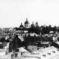 a város látképe, háttérben a Szentlélek ortodox székesegyház kupolái.