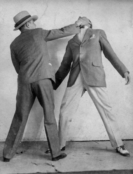 1930. március 7-én a Mai Napban megjelent: "Boxeres rablótámadás Weygand Tibor ellen" c. cikkhez készült felvétel.