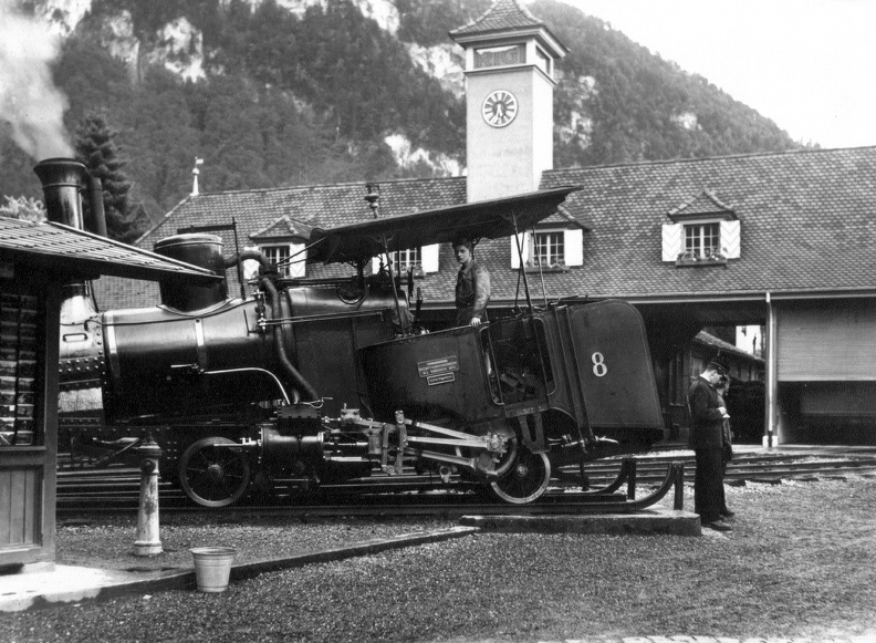 a Rigi hegyen közlekedő fogaskerekű vasút (Rigi-Bahnen) gőzmozdonya.