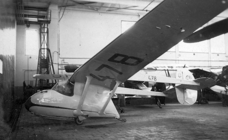 Wieslaw Stepniewski ITS-8 típusú segédmotoros vitorlázó repülőgépe.