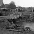 lerombolt híd a Karasica patak felett, balra a malom épülete.