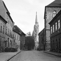 Fortuna utca a Mátyás-templom felé nézve, jobbra a Fortuna köz.