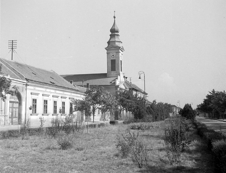 Széchenyi utca, református templom.