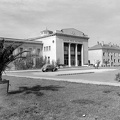 (Sztálinváros) Bartók Béla Kulturház, ma Színház és Művészetek Háza.