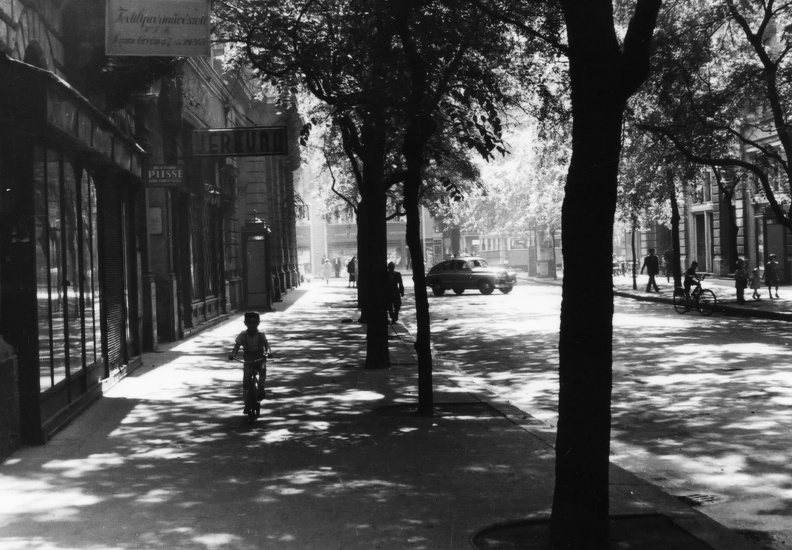 Semmelweis utca a Kossuth Lajos utca felé nézve.