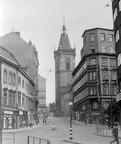 Vodickova ulice, hátul az Újvárosi városháza tornya.