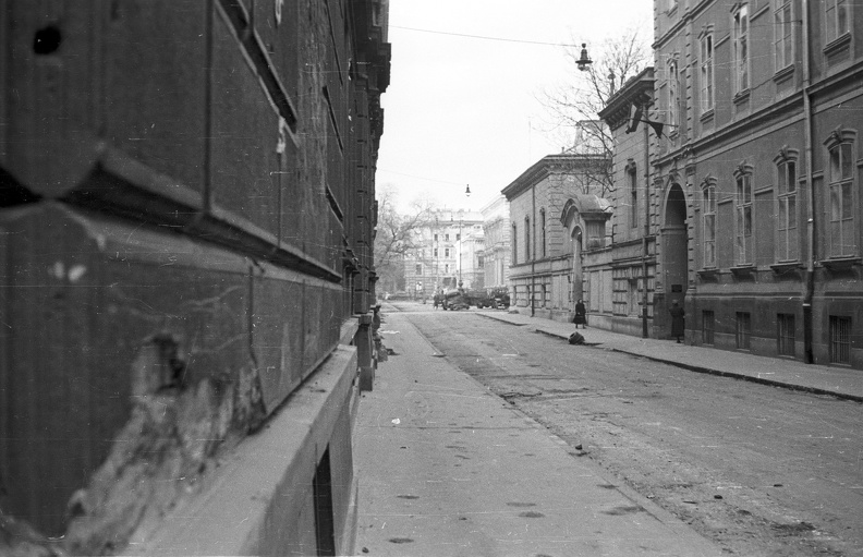 Ötpacsirta (Puskin) utca a Pollack Mihály tér felé nézve.