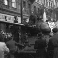 Erzsébet (Lenin) körút a Dohány utca felől a Rákóczi út felé nézve. T34/85 típusú harckocsi.