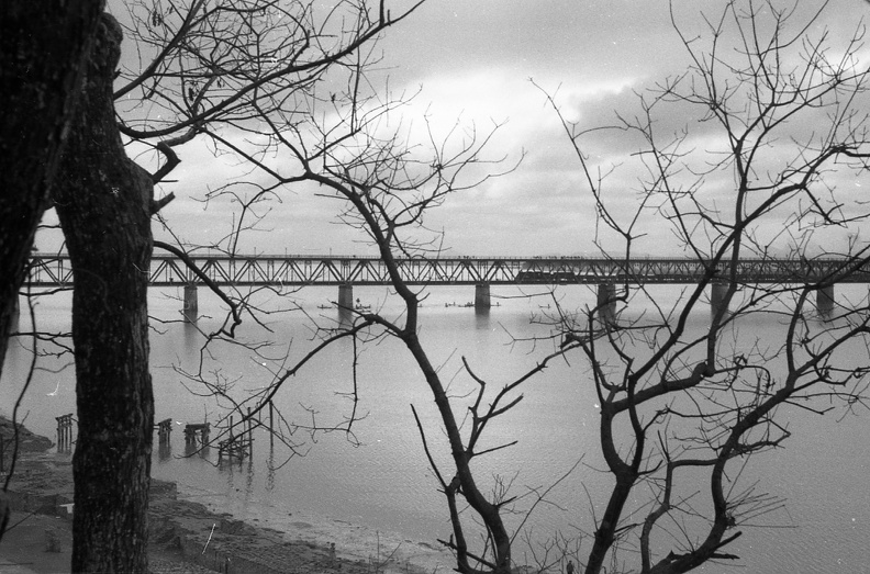 Zhejiang tartomány, híd a Qiantang-folyón.