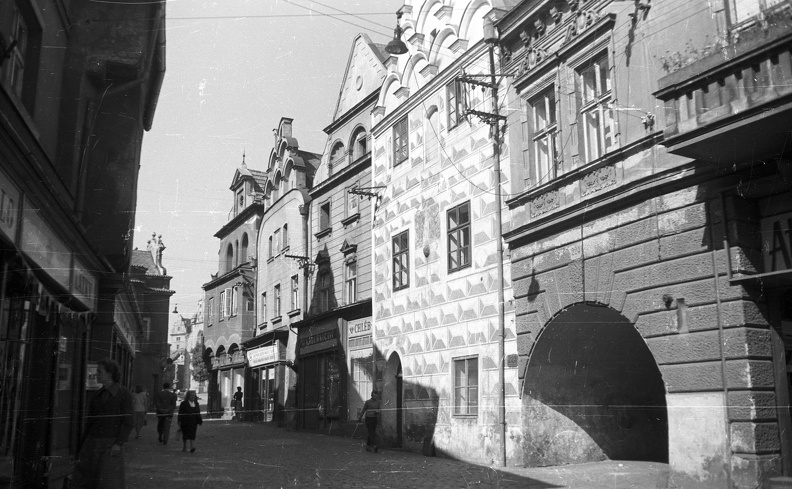 ulice Prazská a főtér felé nézve.