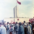 Ötvenhatosok tere (Felvonulási tér), május 1-i felvonulás, háttérben a dísztribün.