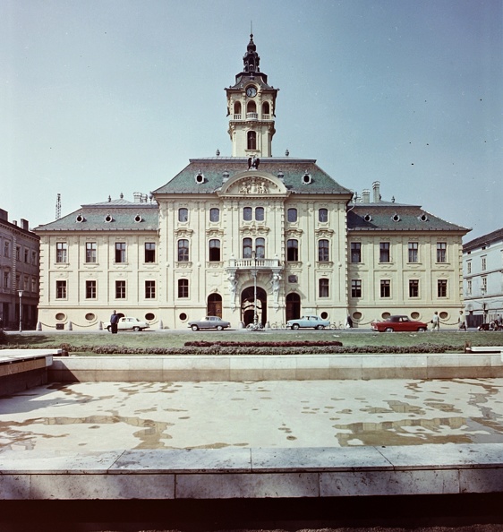 Széchenyi tér, Városháza.