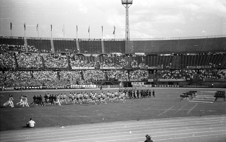 Práter (ma Ernst Happel) stadion. A IV. World Gymnaestrada megnyitója 1965. július 20-án.