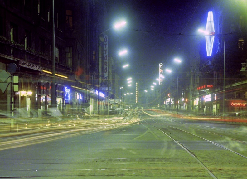 Kossuth Lajos utca, az Astoria kereszteződésből nézve.