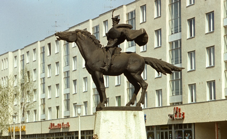 Hősök tere, Bocskai István lovasszobra (Marton László, 1972.).
