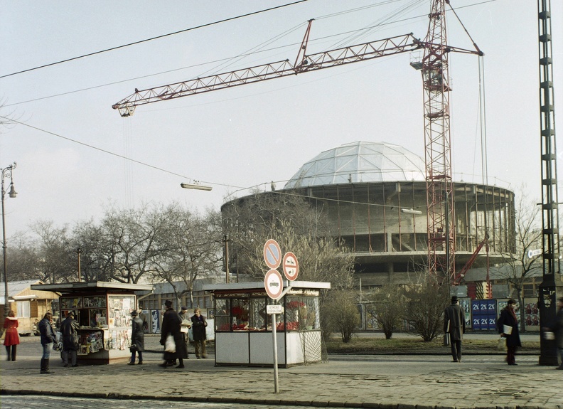 Szent László (Pataky István) tér, a "Pataky" Művelődési ház építése.