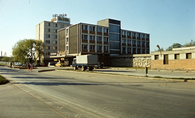 József Attila utca 5-7. Hotel Délibáb.