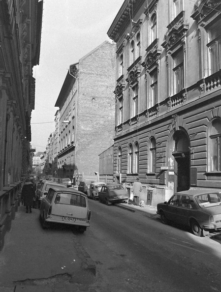 Nagy Diófa utca a Klauzál tér felé nézve.
