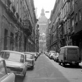 Lázár utca, a kép hátterében a Bazilika.