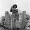 Sétány utca, Martinász szobor (Farkas Pál, 1979.).