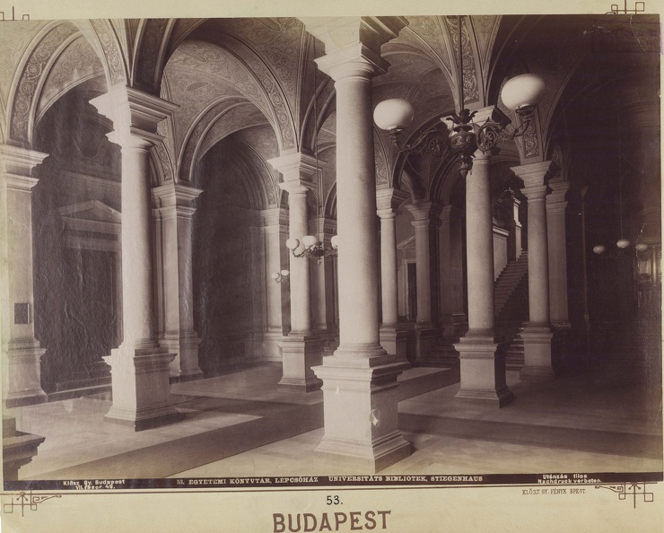 "Egyetemi Könyvtár, előcsarnok. A felvétel 1890 után készült." A kép forrását kérjük így adja meg: Fortepan / Budapest Főváros Levéltára. Levéltári jelzet: HU.BFL.XV.19.d.1.07.054