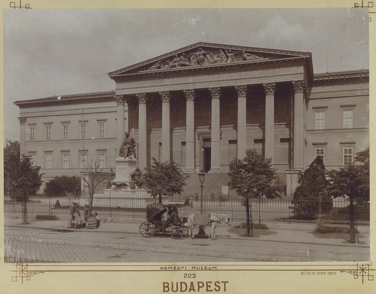 Múzeum körút, Magyar Nemzeti Múzeum. A felvétel 1893 után készült. A kép forrását kérjük így adja meg: Fortepan / Budapest Főváros Levéltára. Levéltári jelzet: HU.BFL.XV.19.d.1.08.023