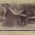 "Millenniumi kiállítás: Ruhatári pavilon. A felvétel 1896-ban készült." A kép forrását kérjük így adja meg: Fortepan / Budapest Főváros Levéltára. Levéltári jelzet: HU.BFL.XV.19.d.1.09.199