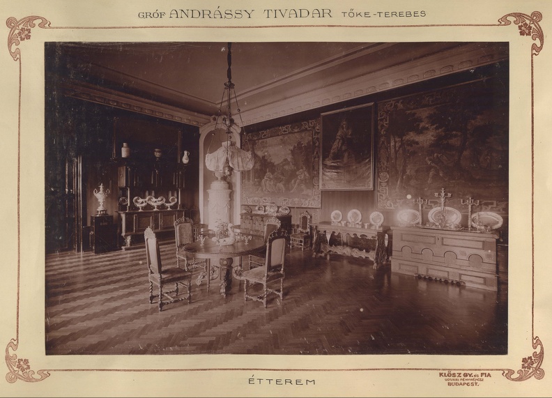 Andrássy Tivadar gróf barokk kastélyának ebédlője. A felvétel 1895-1899 között készült. A kép forrását kérjük így adja meg: Fortepan / Budapest Főváros Levéltára. Levéltári jelzet: HU.BFL.XV.19.d.1.12.193