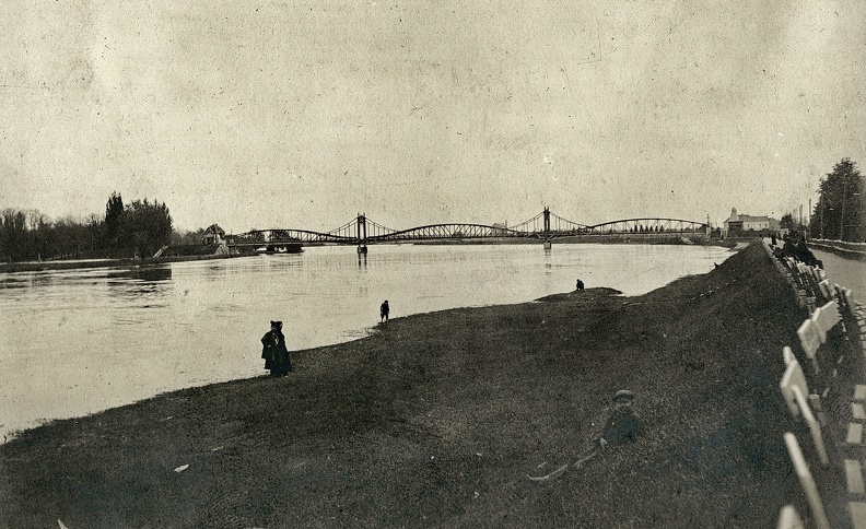 Maros folyó, Erzsébet híd.