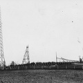 Sóstó, az adóállomás második 30 m-es antennatornyának beemelésekor.