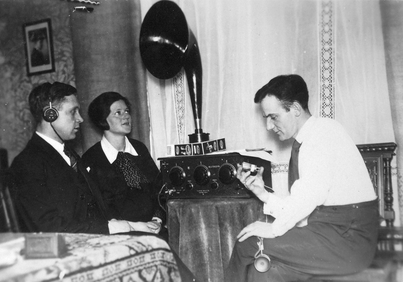 Terta (Telefongyár) TRT 929 Neutrodyn rádió 1926-28-ból.