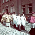 Káptalandomb, Szent László napi körmenet a Szent László hermával, a Gutenberg tér felől nézve.