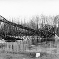 Mura folyó, a város határában felrobbantott vasúti híd.