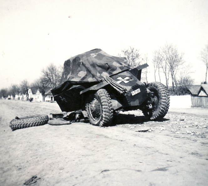 aknára futott 39M Csaba páncélautó a magyar csapatok bevonulása idején.