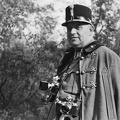 Konok Tamás őrnagy, a 2. Magyar Hadsereg haditudósító századának parancsnoka Leica fényképezőgépekkel.