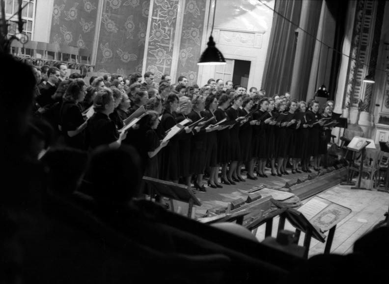 Szegedi Nemzeti Színház (ekkor Városi Színház), a Budapesti Kórus hangversenye.