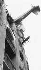 Attila út 35. sz. épületbe csapódott vitorlázó repülőgép.