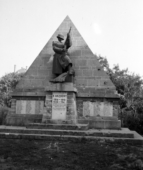 Hősi emlékmű (Erdey Dezső, 1935.)