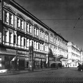 Széchenyi tér, a Posta felől a Nagy Jenő utca felé nézve.