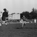 Üllői út, FTC stadion, Ferencváros-Vasas (7:2) mérkőzés. Henni véd, szemben Illovszky, fehérben Rudas.