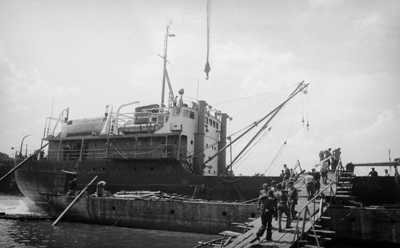 Újpesti-öböl, Ganz hajógyár. Szovjet jóvátételben gyártott TISSA/TELNOVSK típusú tengeri áruszállító hajók építése.