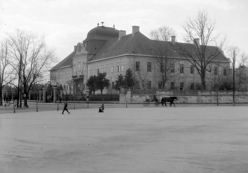 Kossuth Lajos tér, Grassalkovich-Hatvany kastély, Hatvany Lajos Múzeum.