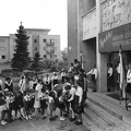 (Sztálinváros), Petőfi liget, Vasvári Pál általános iskola (a domborművek alkotója Marton László, 1954.).