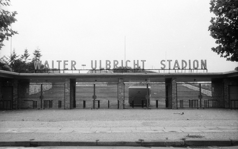 Kelet-Berlin, Chausseestrasse, Walter Ulbricht stadion (később Stadion der Weltjugende, lebontották).