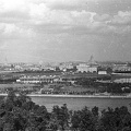 a Moszkva folyó és jobbra a Luzsnyiki stadion a Lomonoszov egyetem irányából nézve.