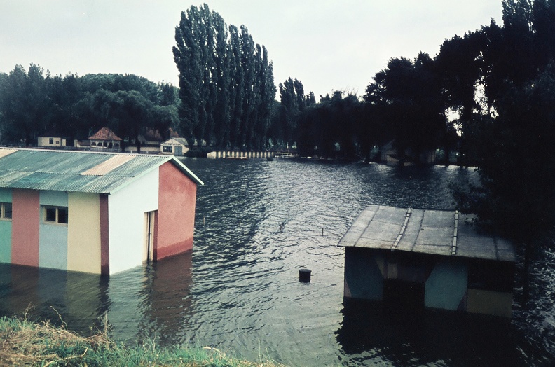 árvíz a Sugovicán, szemben a Petőfi-sziget.