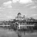Bazilika a Duna felől nézve.